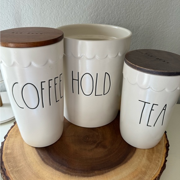 Rae Dunn Scallop set of 3 - Picture 1 of 1